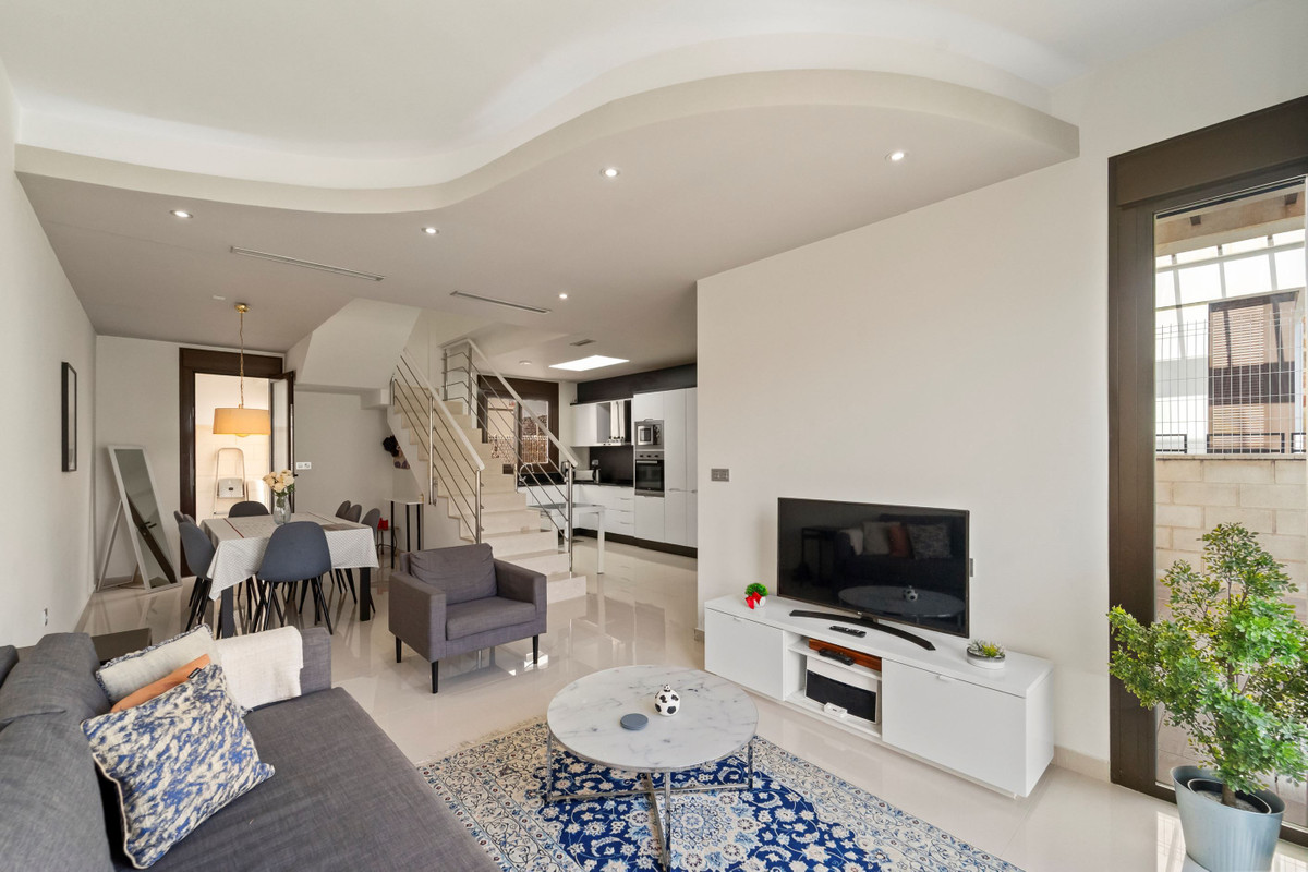 For sale - 2 Bedroom 2 Bathroom House - Townhouse in Orihuela - Villamartin  - Alicante