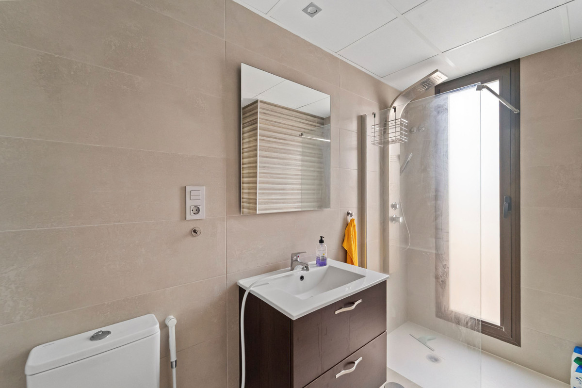 For sale - 2 Bedroom 2 Bathroom House - Townhouse in Orihuela - Villamartin  - Alicante