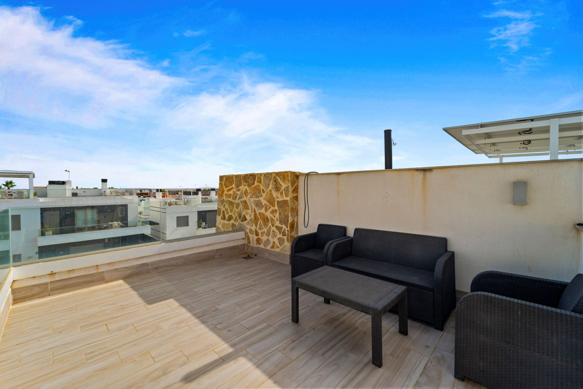 For sale - 2 Bedroom 2 Bathroom House - Townhouse in Orihuela - Villamartin  - Alicante