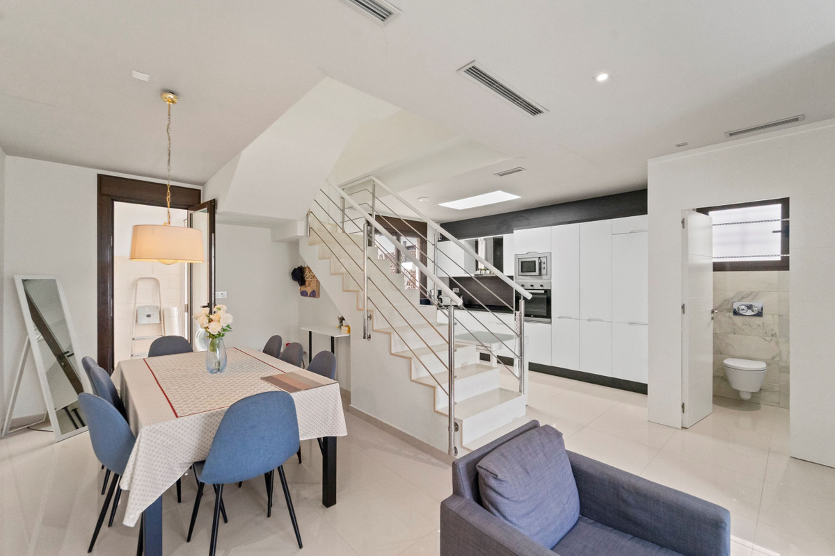 For sale - 2 Bedroom 2 Bathroom House - Townhouse in Orihuela - Villamartin  - Alicante