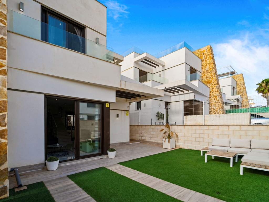 2 Bedroom 2 Bathroom House - Townhouse in Orihuela