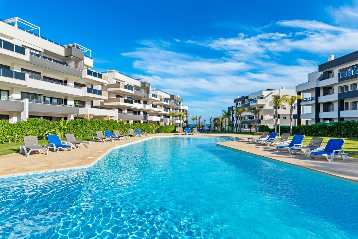 For sale - 2 Bedroom 2 Bathroom Apartment - Middle Floor Apartment in Orihuela - Playa Flamenca  - Alicante