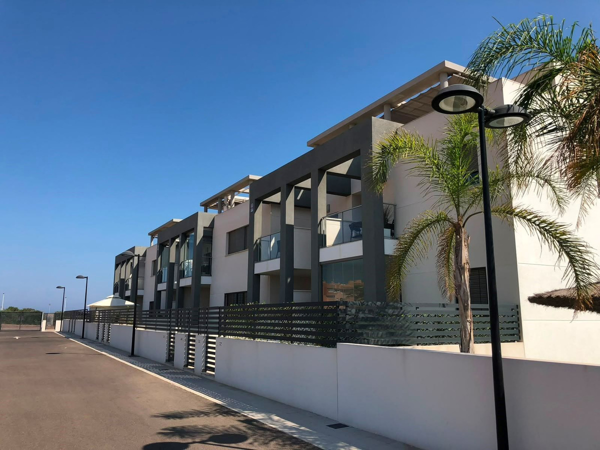 For sale - 2 Bedroom 2 Bathroom Apartment - Middle Floor Apartment in Torrevieja - Aguas Nuevas  - Alicante