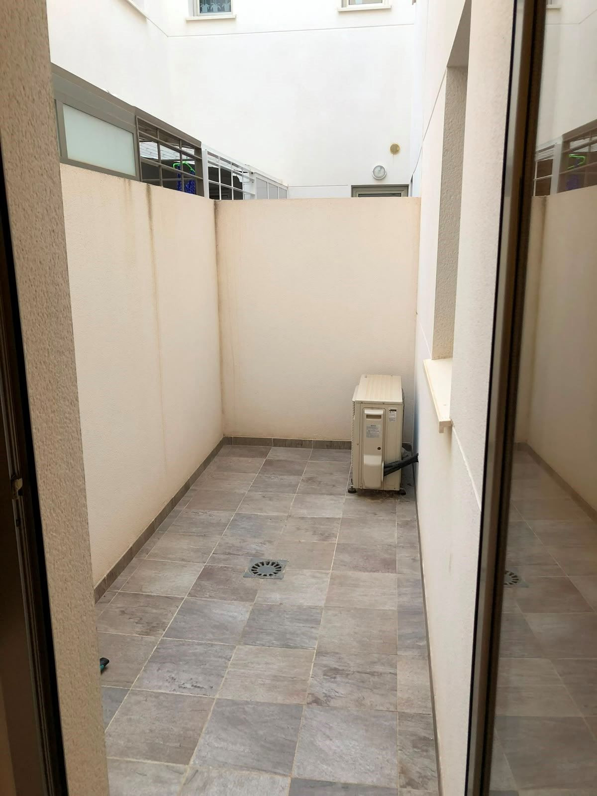 For sale - 2 Bedroom 2 Bathroom Apartment - Middle Floor Apartment in Torrevieja - Aguas Nuevas  - Alicante