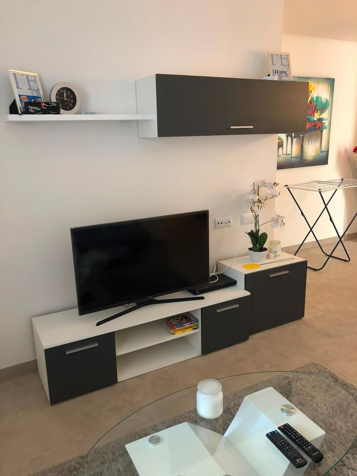 For sale - 2 Bedroom 2 Bathroom Apartment - Middle Floor Apartment in Torrevieja - Aguas Nuevas  - Alicante