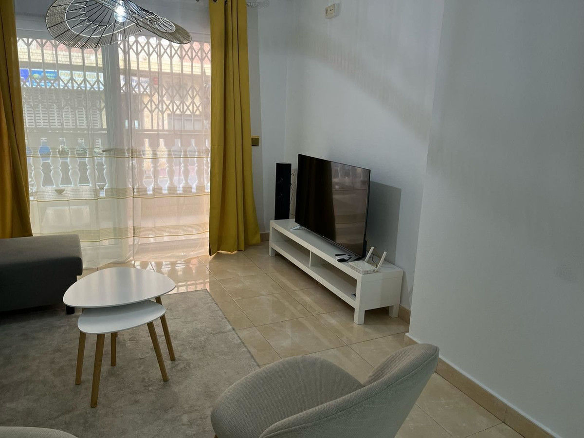 For sale - 2 Bedroom 2 Bathroom Apartment - Middle Floor Apartment in Torrevieja - Torrevieja Centro  - Alicante