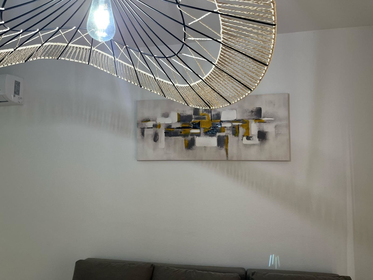 For sale - 2 Bedroom 2 Bathroom Apartment - Middle Floor Apartment in Torrevieja - Torrevieja Centro  - Alicante