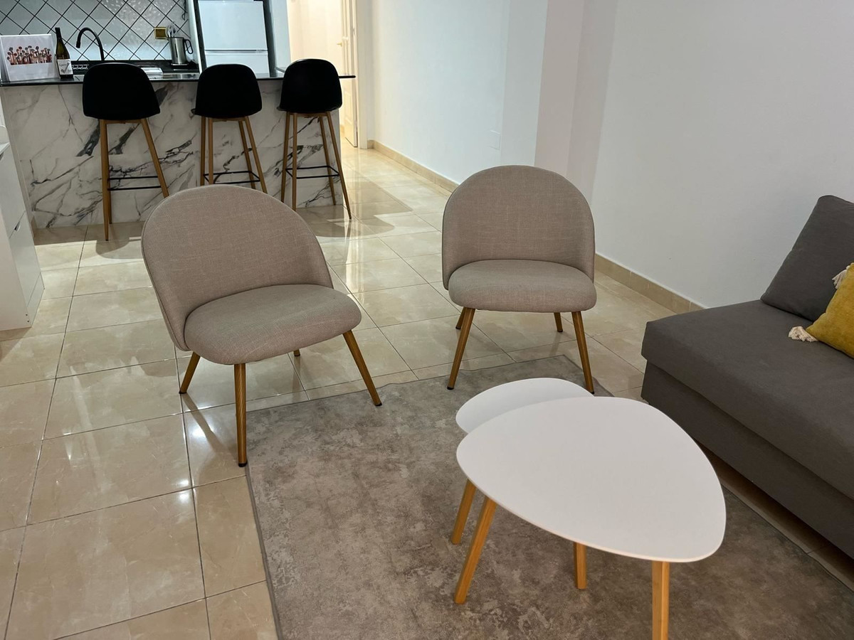 For sale - 2 Bedroom 2 Bathroom Apartment - Middle Floor Apartment in Torrevieja - Torrevieja Centro  - Alicante