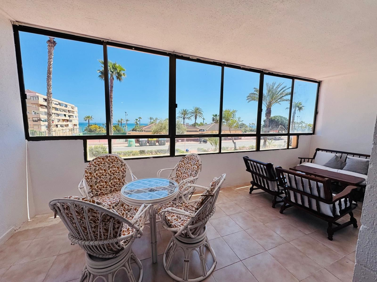For sale - 2 Bedroom 1 Bathroom Apartment - Middle Floor Apartment in Torrevieja - La Mata  - Alicante