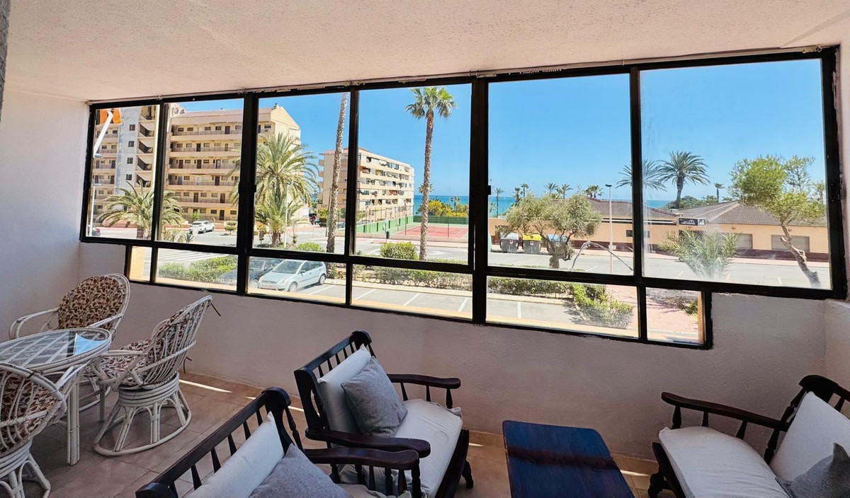 For sale - 2 Bedroom 1 Bathroom Apartment - Middle Floor Apartment in Torrevieja - La Mata  - Alicante