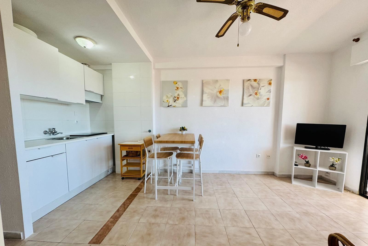 For sale - 2 Bedroom 1 Bathroom Apartment - Middle Floor Apartment in Torrevieja - La Mata  - Alicante