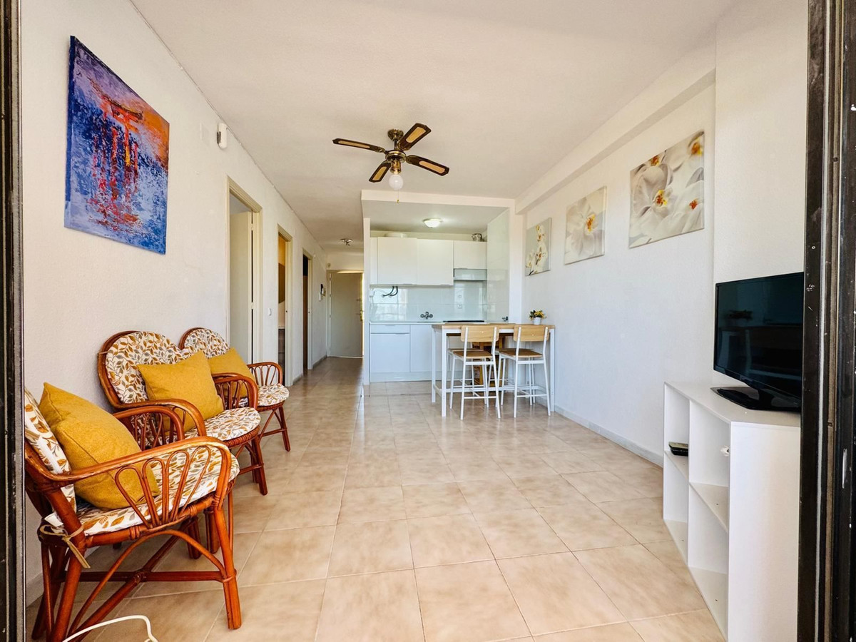 For sale - 2 Bedroom 1 Bathroom Apartment - Middle Floor Apartment in Torrevieja - La Mata  - Alicante