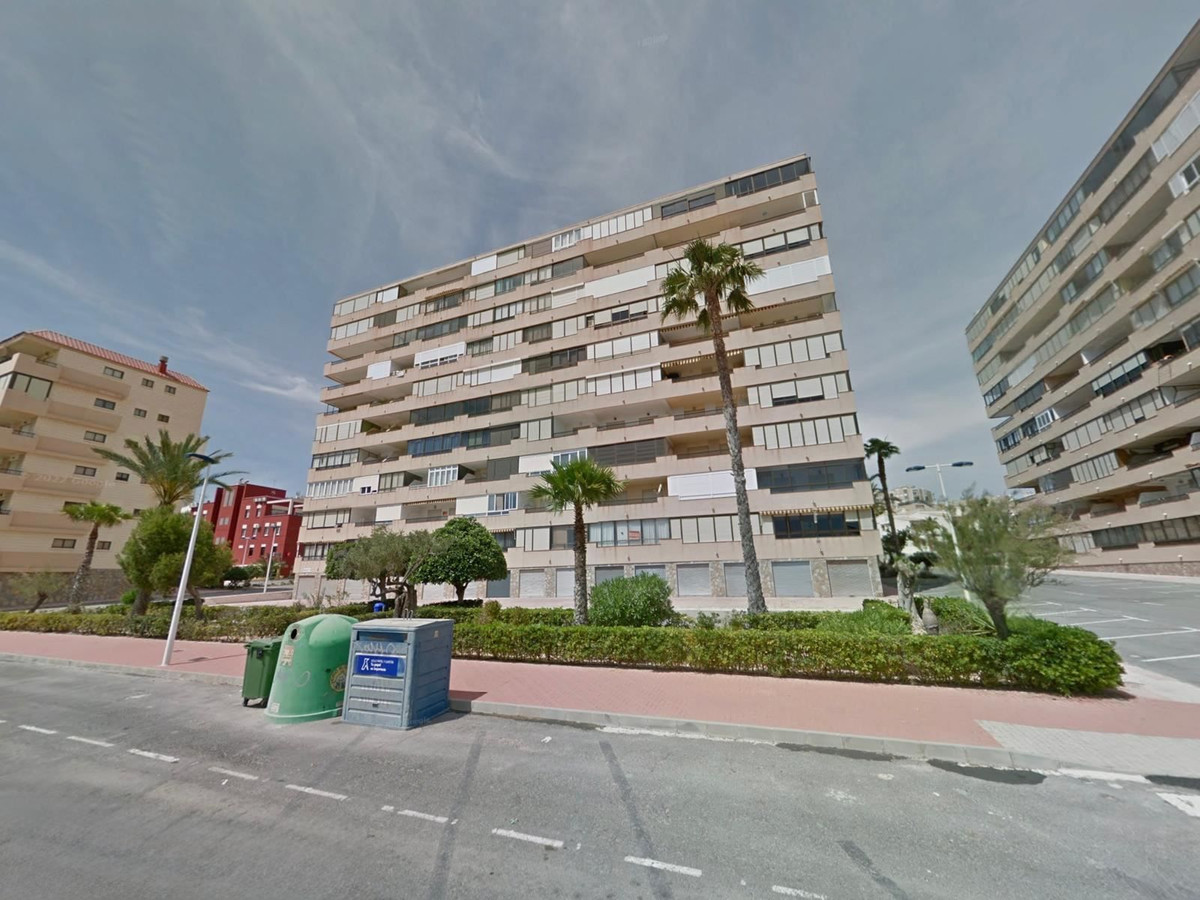 For sale - 2 Bedroom 1 Bathroom Apartment - Middle Floor Apartment in Torrevieja - La Mata  - Alicante
