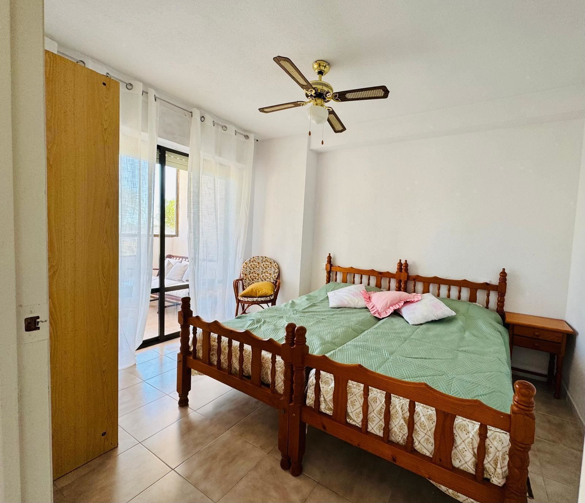 For sale - 2 Bedroom 1 Bathroom Apartment - Middle Floor Apartment in Torrevieja - La Mata  - Alicante