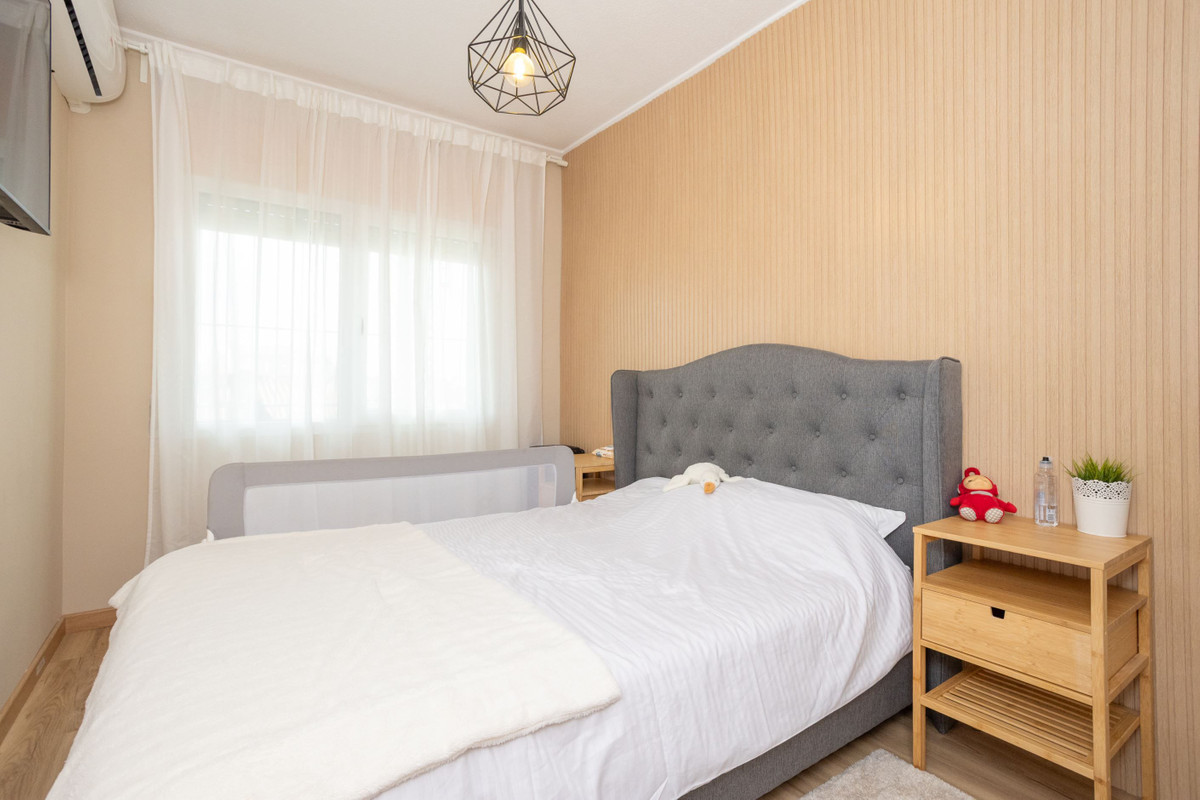For sale - 3 Bedroom 1 Bathroom Apartment - Middle Floor Apartment in Pilar de la Horadada - Torre de la Horadada  - Alicante
