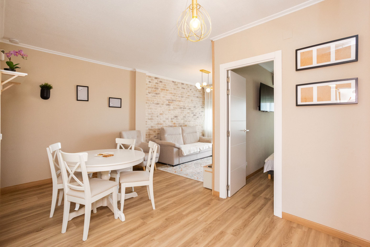 For sale - 3 Bedroom 1 Bathroom Apartment - Middle Floor Apartment in Pilar de la Horadada - Torre de la Horadada  - Alicante