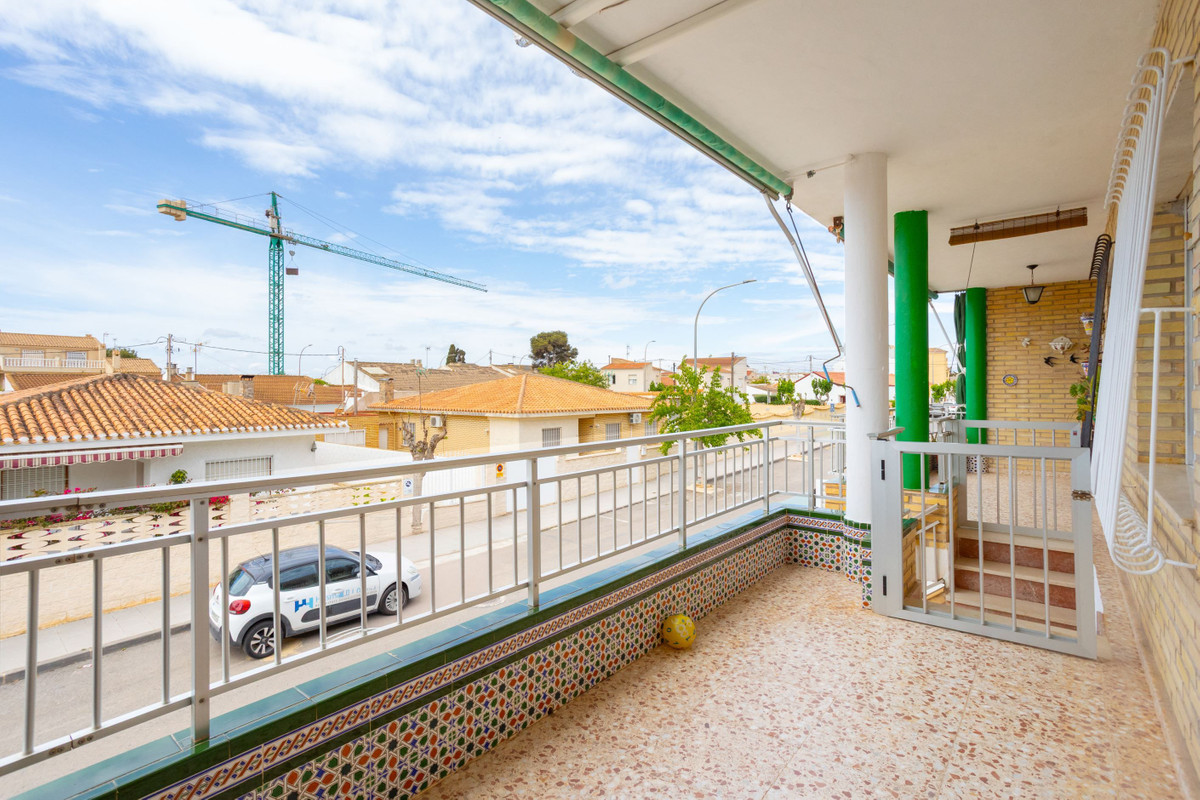 For sale - 3 Bedroom 1 Bathroom Apartment - Middle Floor Apartment in Pilar de la Horadada - Torre de la Horadada  - Alicante