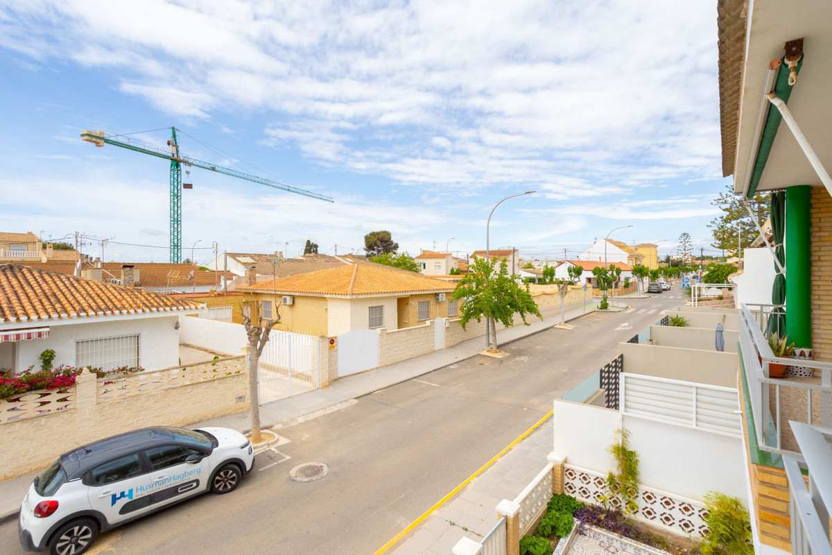 For sale - 3 Bedroom 1 Bathroom Apartment - Middle Floor Apartment in Pilar de la Horadada - Torre de la Horadada  - Alicante
