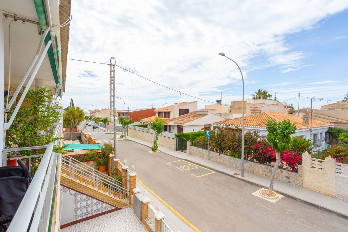 For sale - 3 Bedroom 1 Bathroom Apartment - Middle Floor Apartment in Pilar de la Horadada - Torre de la Horadada  - Alicante