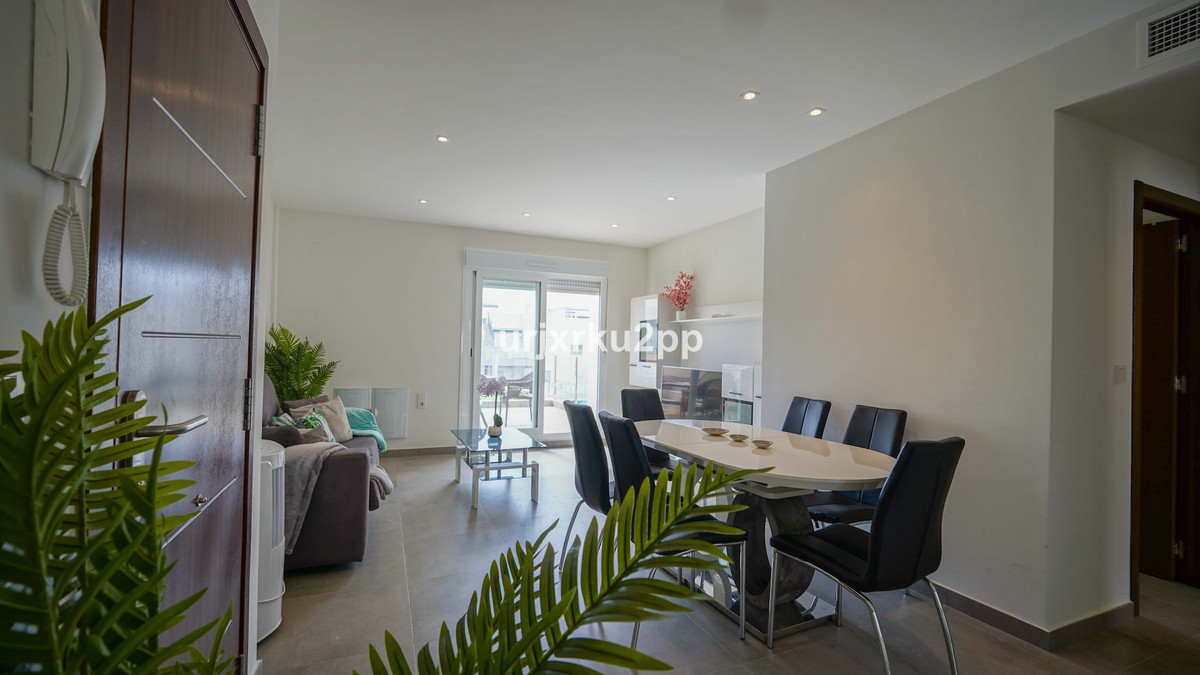 For sale - 2 Bedroom 2 Bathroom Apartment - Middle Floor Apartment in Torrevieja - Aguas Nuevas  - Alicante