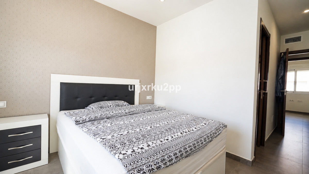 For sale - 2 Bedroom 2 Bathroom Apartment - Middle Floor Apartment in Torrevieja - Aguas Nuevas  - Alicante