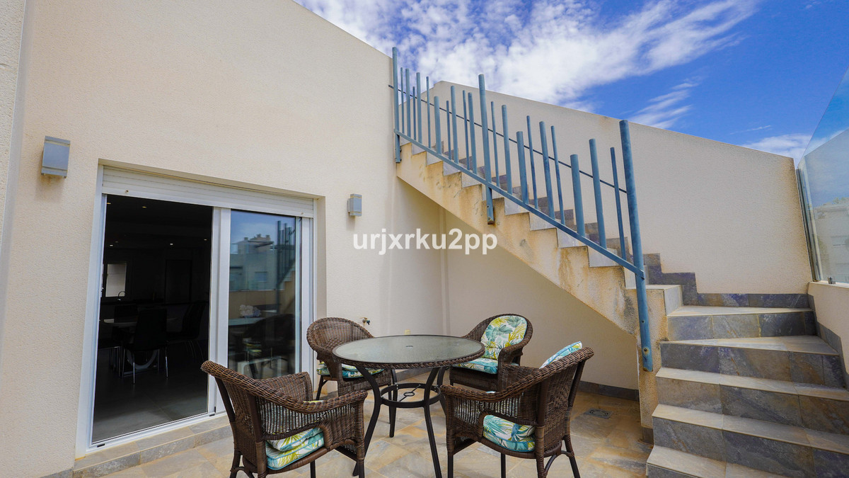 For sale - 2 Bedroom 2 Bathroom Apartment - Middle Floor Apartment in Torrevieja - Aguas Nuevas  - Alicante