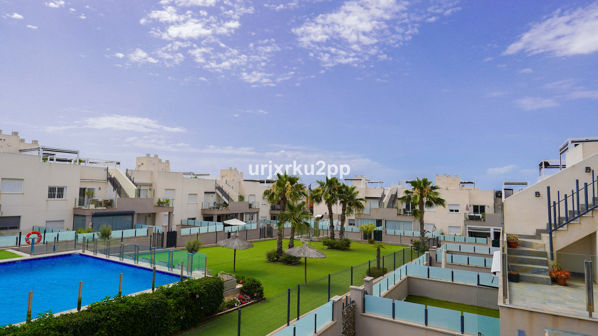 For sale - 2 Bedroom 2 Bathroom Apartment - Middle Floor Apartment in Torrevieja - Aguas Nuevas  - Alicante