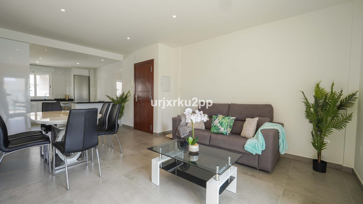 For sale - 2 Bedroom 2 Bathroom Apartment - Middle Floor Apartment in Torrevieja - Aguas Nuevas  - Alicante