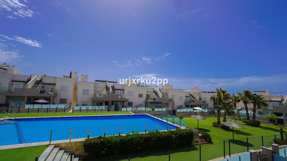 For sale - 2 Bedroom 2 Bathroom Apartment - Middle Floor Apartment in Torrevieja - Aguas Nuevas  - Alicante