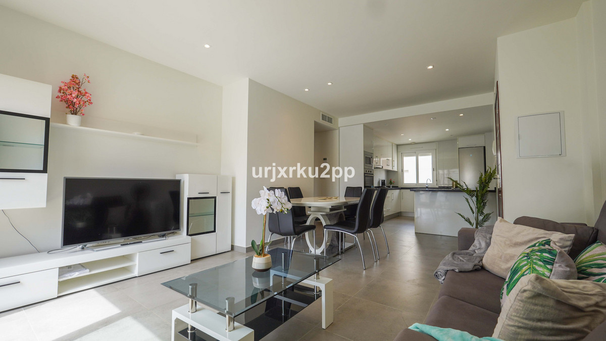 For sale - 2 Bedroom 2 Bathroom Apartment - Middle Floor Apartment in Torrevieja - Aguas Nuevas  - Alicante