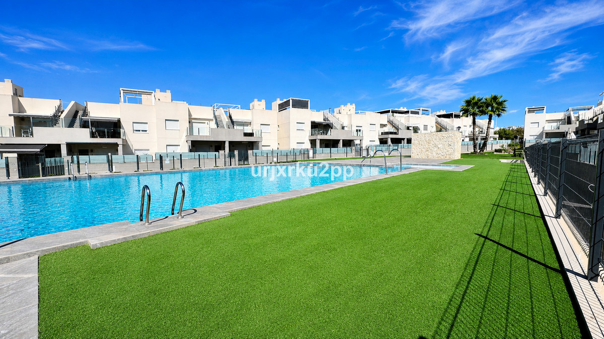 For sale - 2 Bedroom 2 Bathroom Apartment - Middle Floor Apartment in Torrevieja - Aguas Nuevas  - Alicante