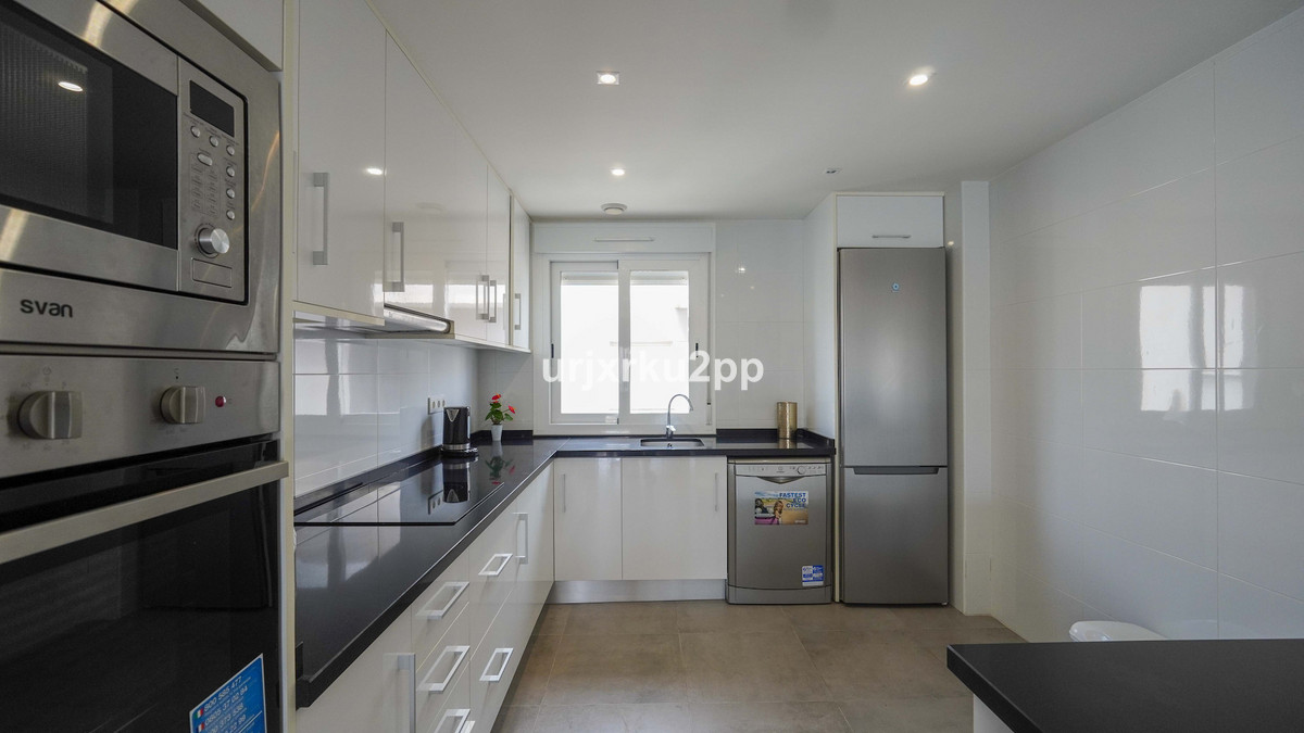For sale - 2 Bedroom 2 Bathroom Apartment - Middle Floor Apartment in Torrevieja - Aguas Nuevas  - Alicante