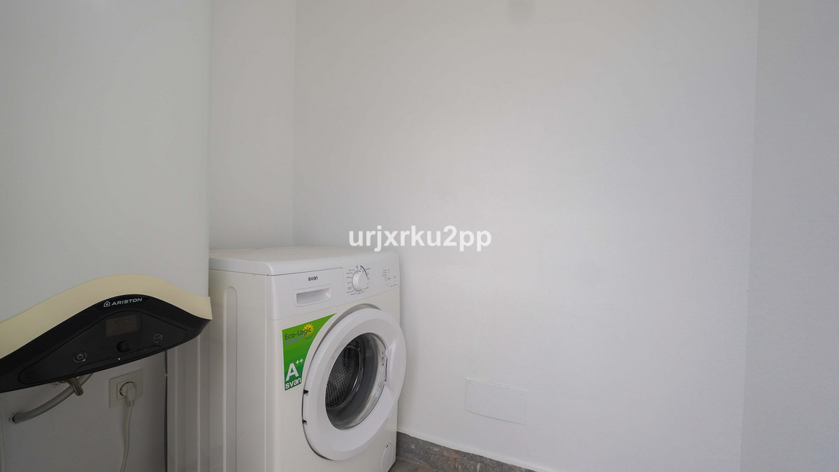 For sale - 2 Bedroom 2 Bathroom Apartment - Middle Floor Apartment in Torrevieja - Aguas Nuevas  - Alicante