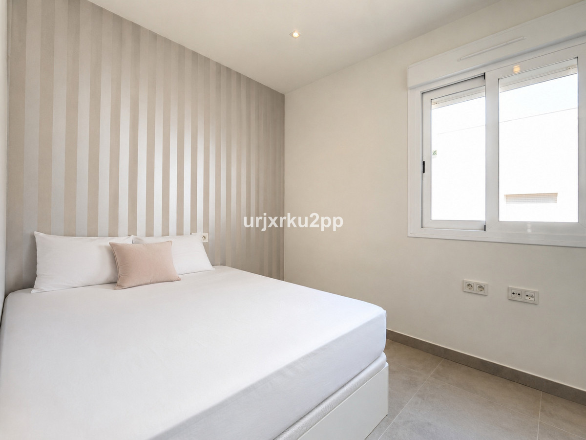 For sale - 2 Bedroom 2 Bathroom Apartment - Middle Floor Apartment in Torrevieja - Aguas Nuevas  - Alicante