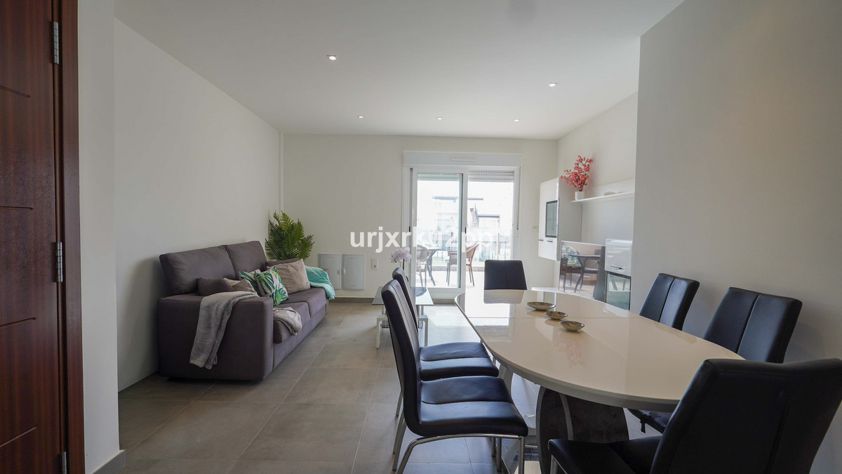For sale - 2 Bedroom 2 Bathroom Apartment - Middle Floor Apartment in Torrevieja - Aguas Nuevas  - Alicante