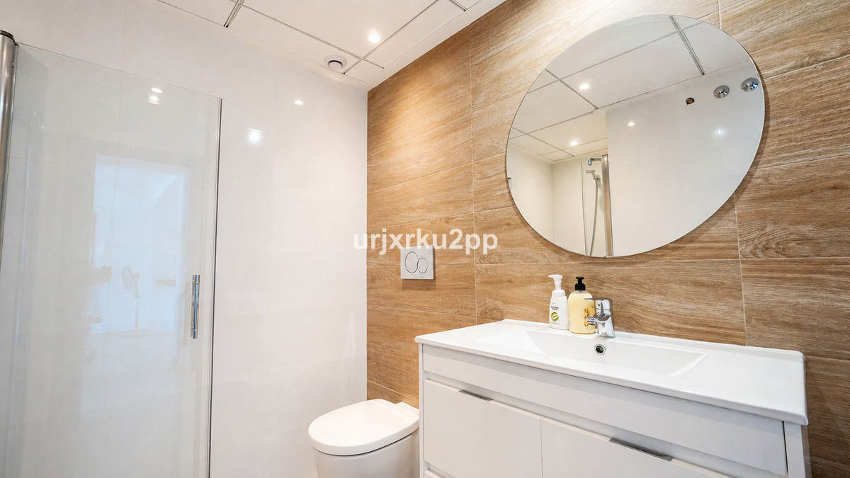For sale - 2 Bedroom 2 Bathroom Apartment - Middle Floor Apartment in Torrevieja - Aguas Nuevas  - Alicante