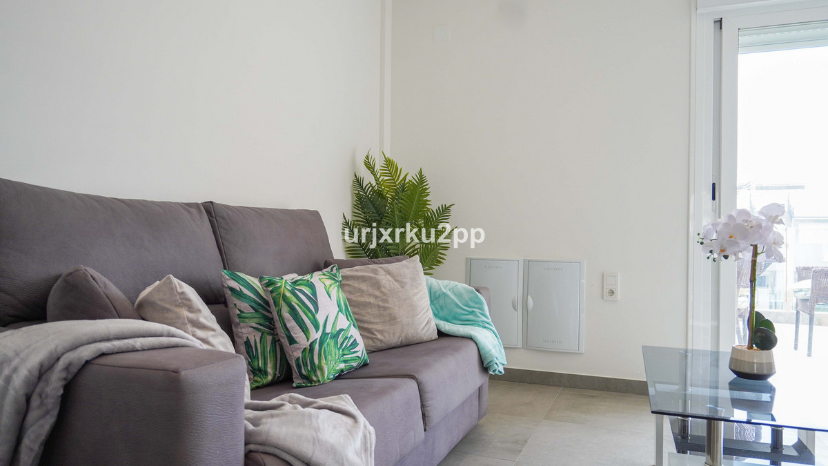 For sale - 2 Bedroom 2 Bathroom Apartment - Middle Floor Apartment in Torrevieja - Aguas Nuevas  - Alicante