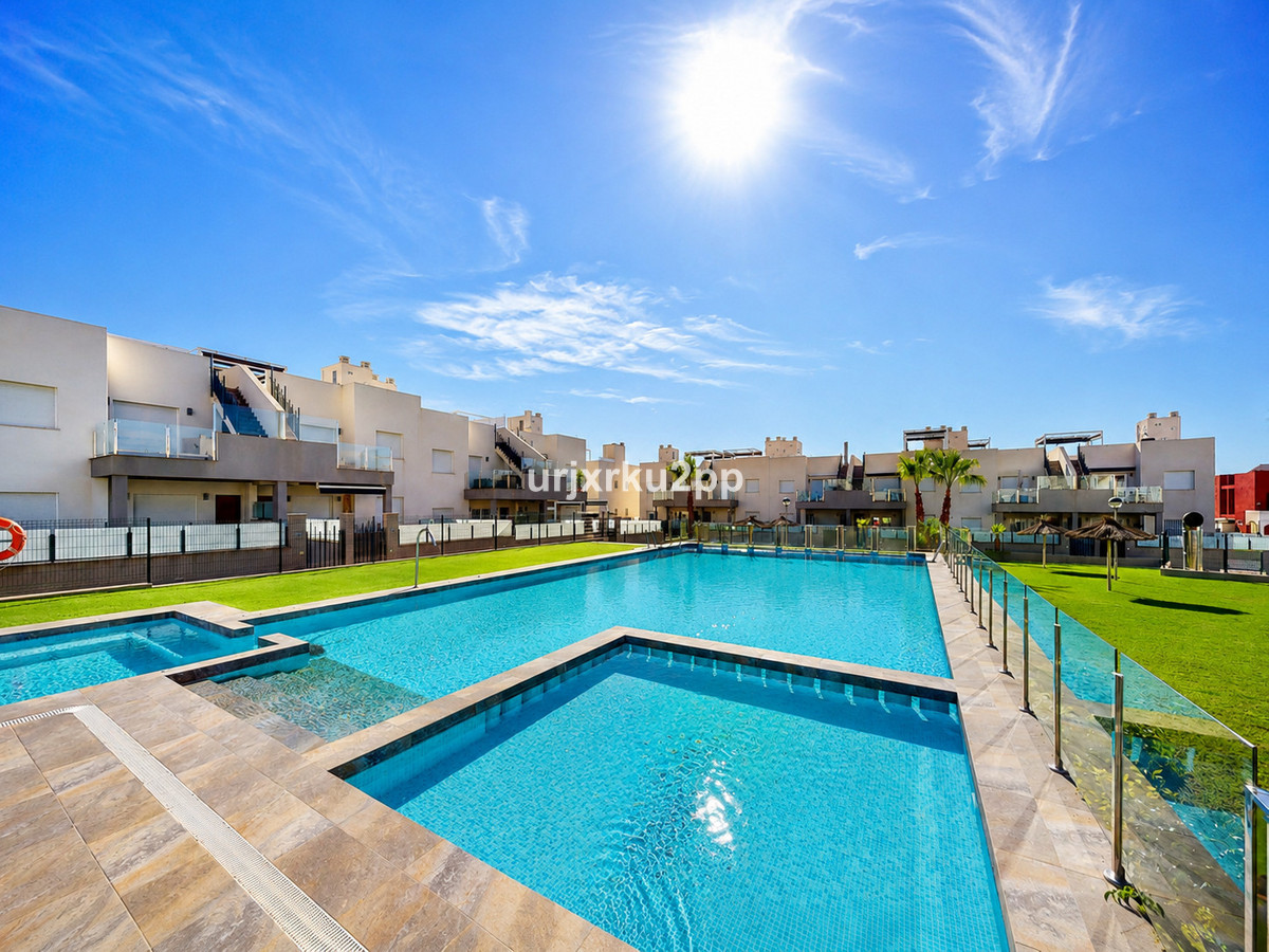 For sale - 2 Bedroom 2 Bathroom Apartment - Middle Floor Apartment in Torrevieja - Aguas Nuevas  - Alicante
