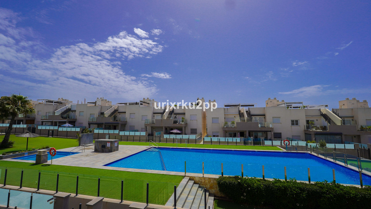 For sale - 2 Bedroom 2 Bathroom Apartment - Middle Floor Apartment in Torrevieja - Aguas Nuevas  - Alicante