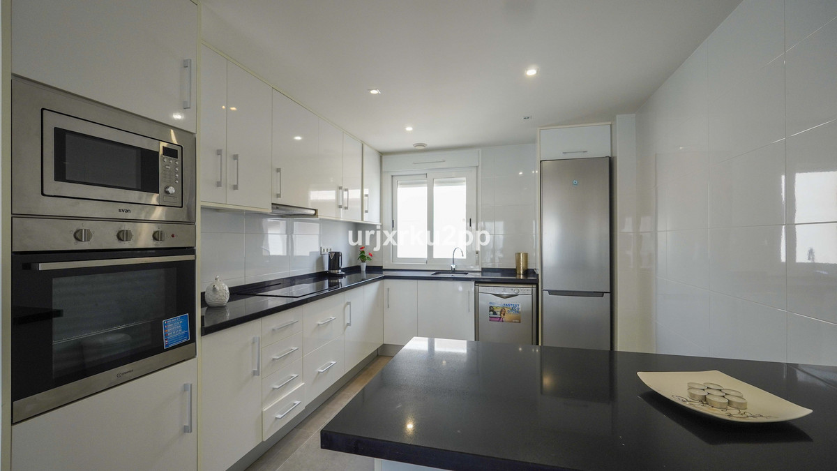 For sale - 2 Bedroom 2 Bathroom Apartment - Middle Floor Apartment in Torrevieja - Aguas Nuevas  - Alicante
