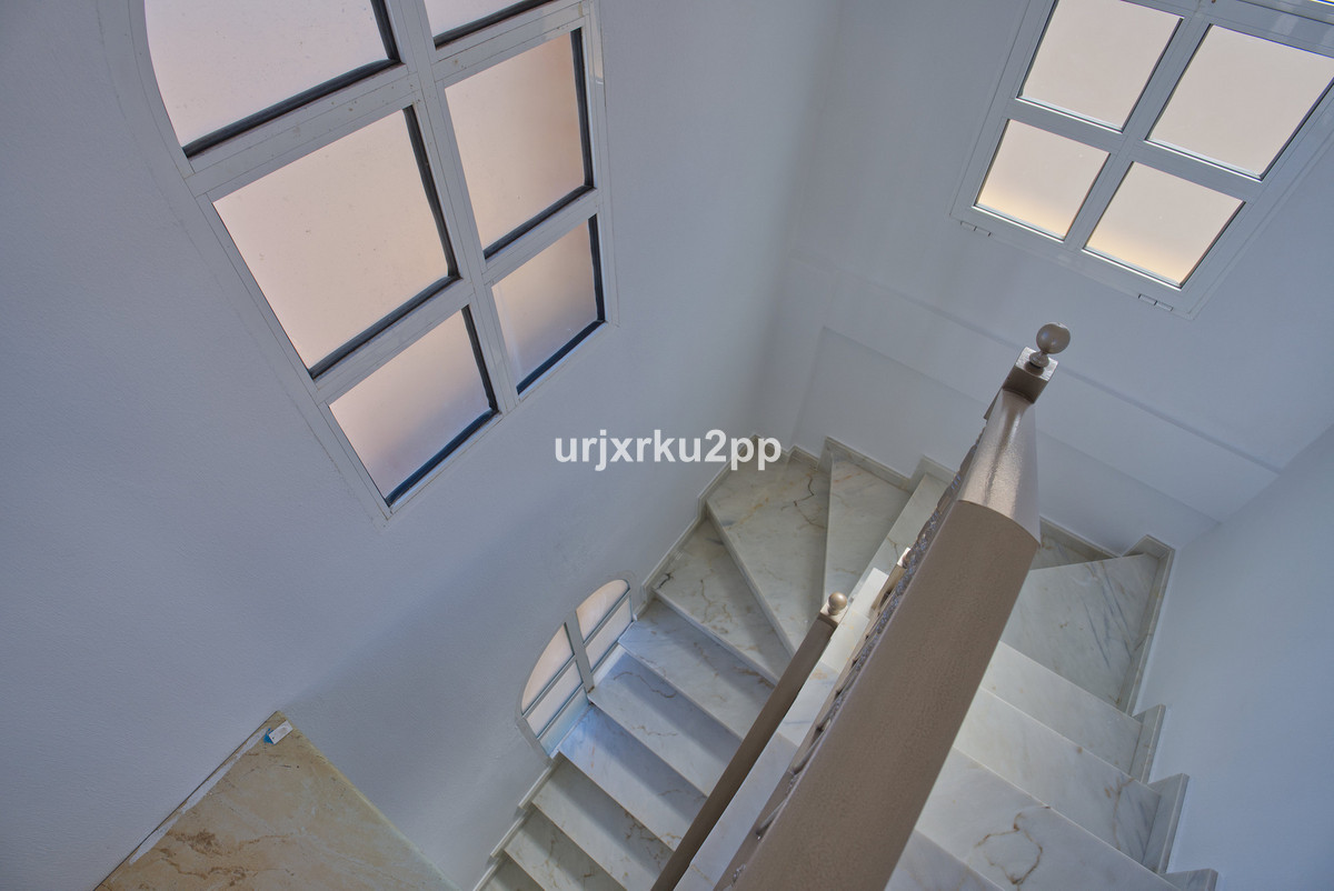 For sale - 3 Bedroom 2 Bathroom House - Detached Villa in Torrevieja - Torrevieja Centro  - Alicante