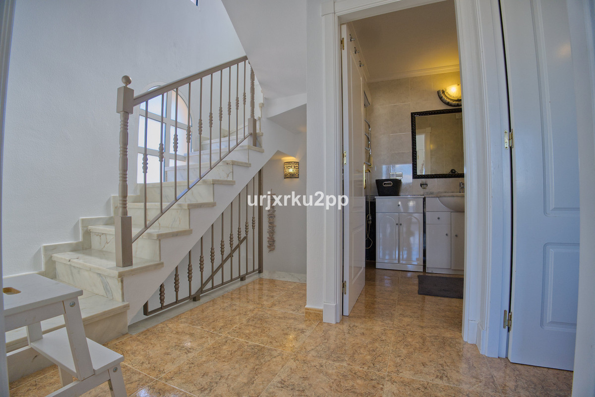For sale - 3 Bedroom 2 Bathroom House - Detached Villa in Torrevieja - Torrevieja Centro  - Alicante