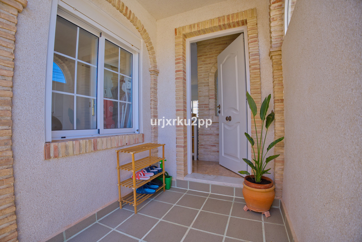 For sale - 3 Bedroom 2 Bathroom House - Detached Villa in Torrevieja - Torrevieja Centro  - Alicante