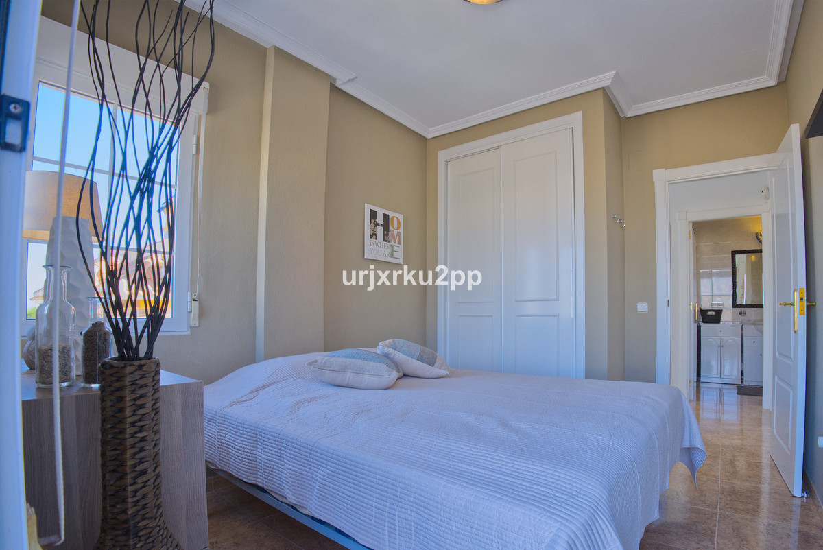 For sale - 3 Bedroom 2 Bathroom House - Detached Villa in Torrevieja - Torrevieja Centro  - Alicante