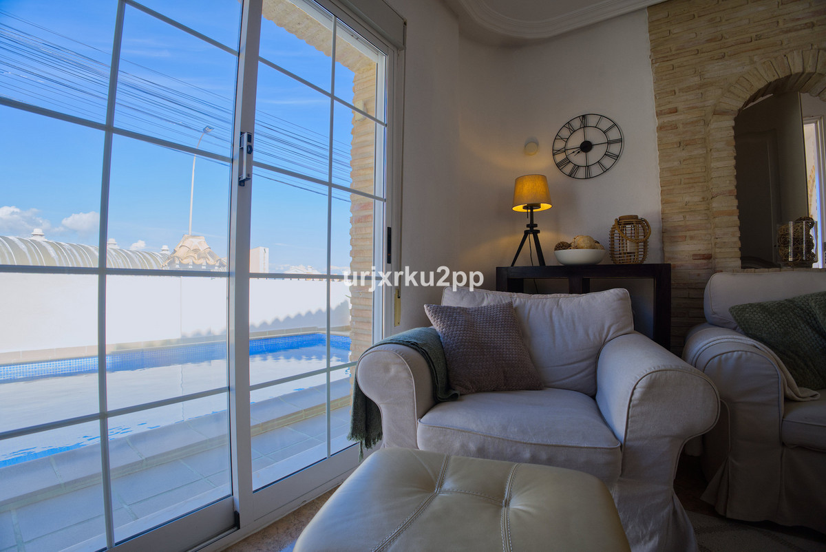 For sale - 3 Bedroom 2 Bathroom House - Detached Villa in Torrevieja - Torrevieja Centro  - Alicante