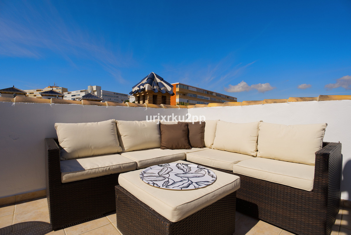 For sale - 3 Bedroom 2 Bathroom House - Detached Villa in Torrevieja - Torrevieja Centro  - Alicante