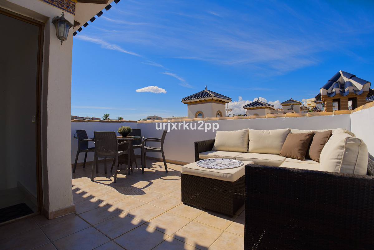 For sale - 3 Bedroom 2 Bathroom House - Detached Villa in Torrevieja - Torrevieja Centro  - Alicante