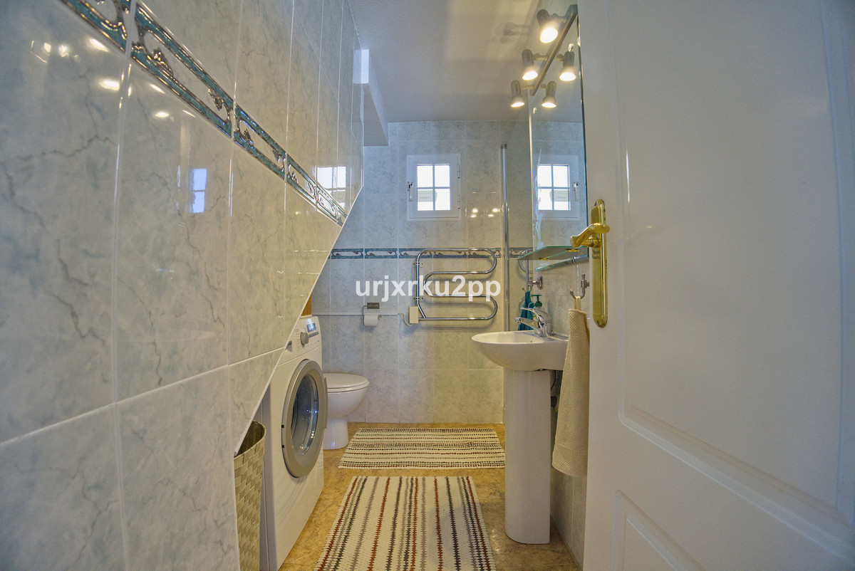 For sale - 3 Bedroom 2 Bathroom House - Detached Villa in Torrevieja - Torrevieja Centro  - Alicante