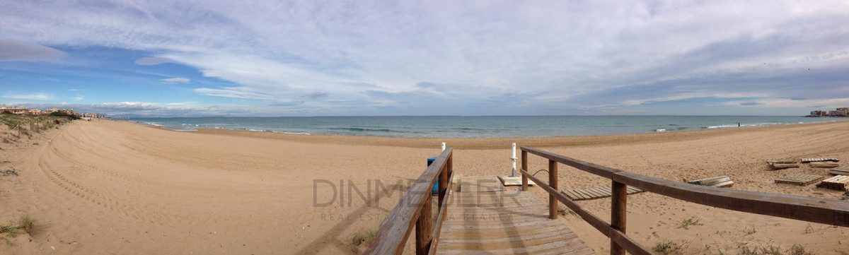 For sale - 2 Bedroom 1 Bathroom Apartment - Middle Floor Apartment in Torrevieja - La Mata  - Alicante