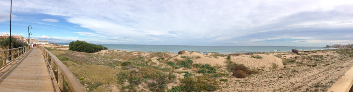 For sale - 2 Bedroom 1 Bathroom Apartment - Middle Floor Apartment in Torrevieja - La Mata  - Alicante